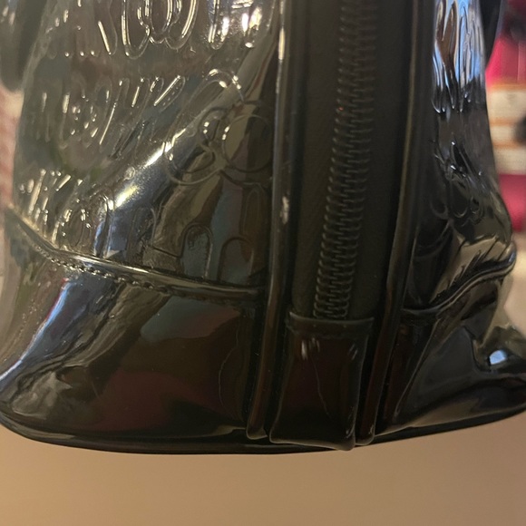 Hello Kitty Black Patent Bag - Picture 4 of 9